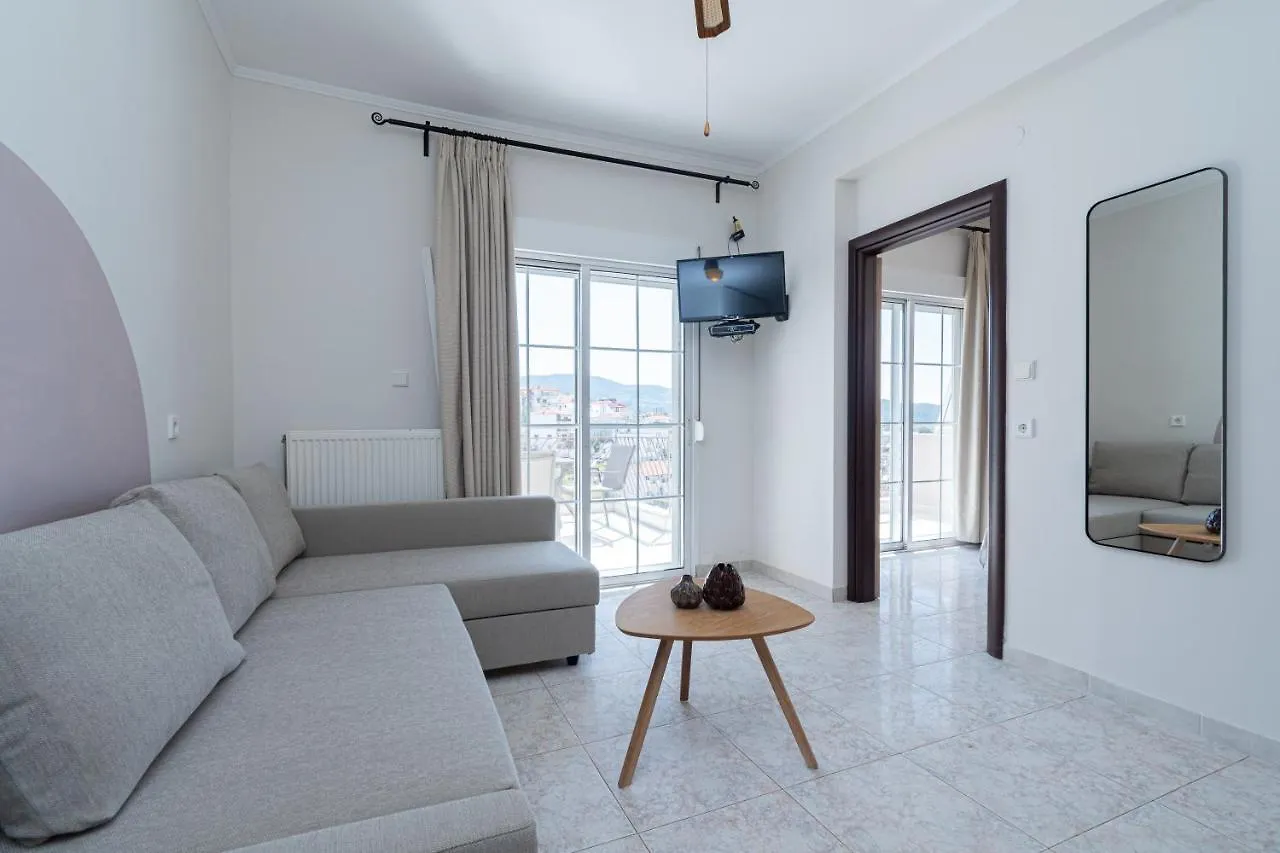 Naias Apartman Néosz Marmarász 0*,